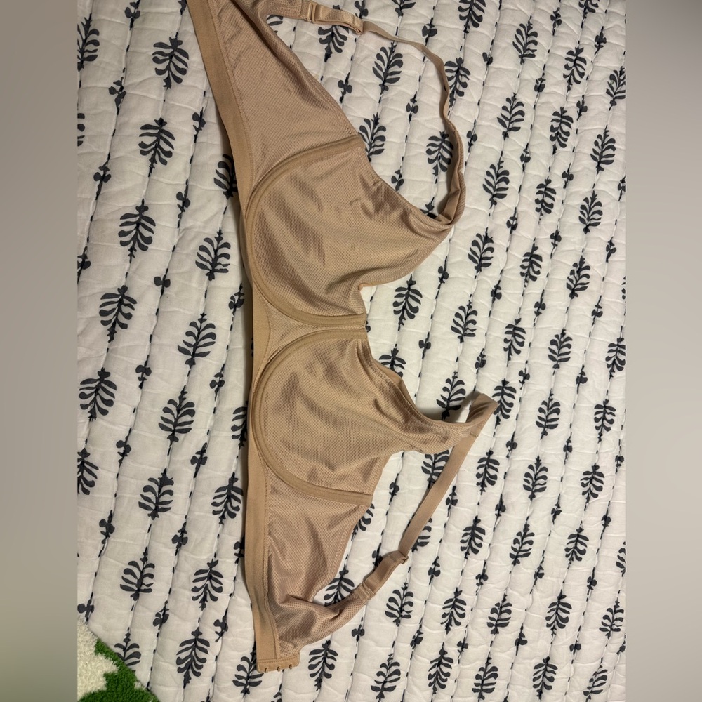 Natori bra beige never worn 40D